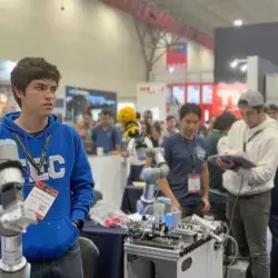 Estudiantes del Tec campus Querétaro triunfan con su robot en competencia internacional