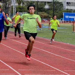 Estudiantes de Tec Tampico en competencia de atletismo