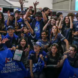 Equipos ganadores del regional Hermosillo celebrando.