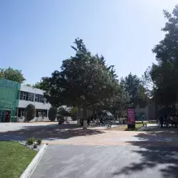 Vistazo de la explanada entre Aulas 1 y Aulas 2 de campus Hidalgo