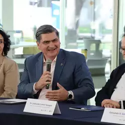 Los rectores David Garza y Leonardo Lomelí durante la presentación de avances.