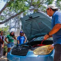 Estudiantes del Tec transforman un automóvil de combustión a eléctrico