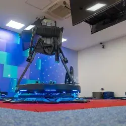 Laboratorio de negocios con maquinas de realidad virtual