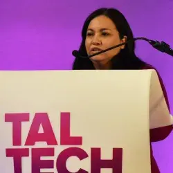 ¡En Estonia! Profesora Tec expone proyecto sobre realidad aumentada