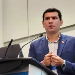 Profesor Tec campus Puebla presenta estrategia ante la International Water Association