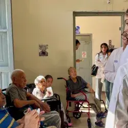 Estudiantes de la Escuela de Medicina y Ciencias de la Salud del Tec campus Chihuahua realizan trabajo de intervención en el Asilo Asociación Guadalupana en Chihuahua.