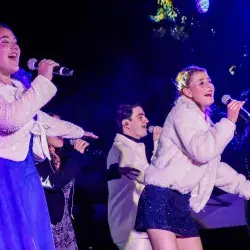 El Tec Campus Querétaro a través del departamento de Arte y Cultura y a cargo de la Compañía de Coro y Orquesta presentaron el quinto año consecutivo del ensamble de música navideña, Christmas Rocks. 