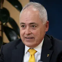 Ángel Cabrera: la universidad debe liderar los entornos de innovación