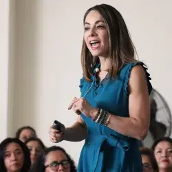 Congreso en PrepaTec reunió especialistas y familias para abordar retos adolescentes, destacando el vínculo familiar, comunicación y educación en valores como clave para prevenir conductas de riesgo.