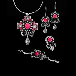 Joyas que narran México: diseñador Tec deslumbra en Hong Kong