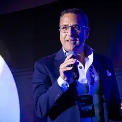 Simón Cohen da consejos durante incMTY