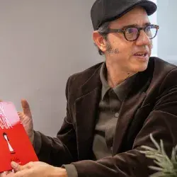 Alan Robles lanza libro infantil Alana y la nada