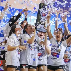 El equipo de basquetbol femenil, Borregos CEM, ganó su primer título nacional tras vencer 63-58 a Borregos Monterrey en los Ocho Grandes 2026.