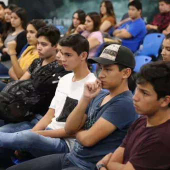 Alumnos participando en el Día de las Humanidades