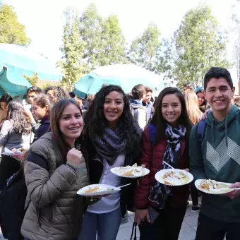 alumnos santa fe con chilaquiles