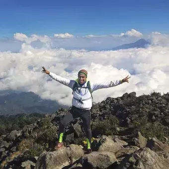 Bernabé en su llegada a la cima del Tacaná