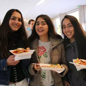 Los alumnos de preparatoria y profesional degustaron de los tradicionales chilaquiles por el inicio del semestre enero-mayo 2018.