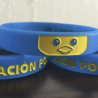 las pulseras oficiales de Operación Pollo