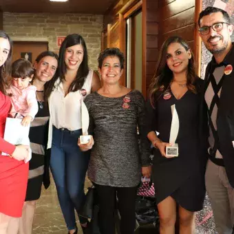 La doctora Daniela Gordillo Bastidas, junto a su familia