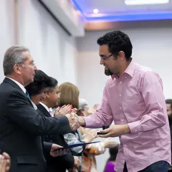 Entrega de reconocimientos a nuestros alumnos y profesores 