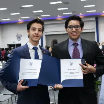 Entrega de reconocimientos a nuestros alumnos y profesores 