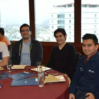 Estudiantes de la Escuela de Ingeniería y Ciencias durante su ceremonia de premiación en Campus Monterrey.