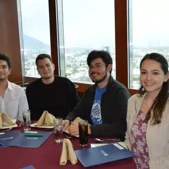 Estudiantes de la Escuela de Ingeniería y Ciencias durante su ceremonia de premiación en Campus Monterrey.