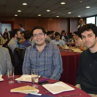 Estudiantes de la Escuela de Ingeniería y Ciencias durante su ceremonia de premiación en Campus Monterrey.