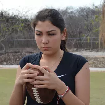 Alumnos concentrados en el objetivo de divertirse. 