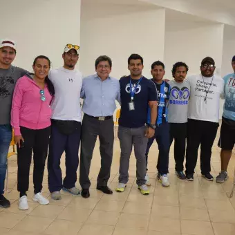 Cuerpo académico que acompañó a los alumnos durante el evento. 