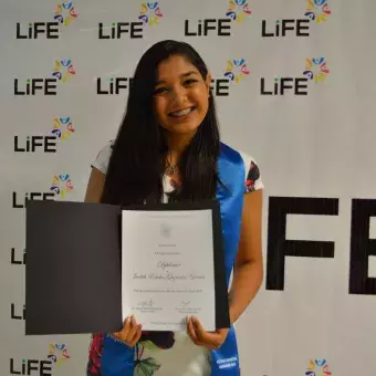 Premian perseverancia de alumnos LiFE