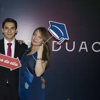 Alumna graduada