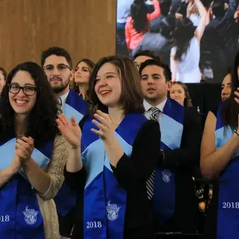 alumnos graduados