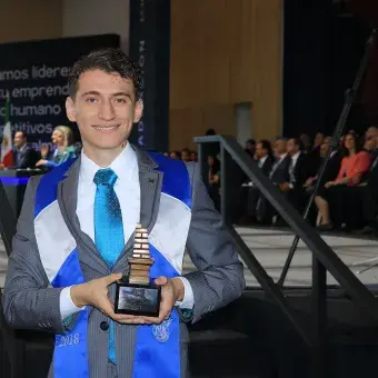 alumno graduado
