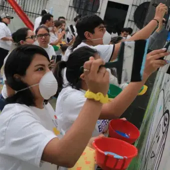 En Ciudad de México se pintaron diversas fachadas desde la mañana.