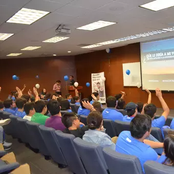 Conferencia de Emilio González