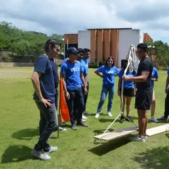 Alumnos en el HiTec