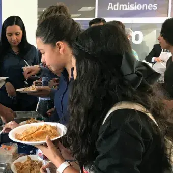 Alumnos de Aguascalientes disfrutaron de los chilaquiles.