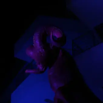 IRA SE ILUMINA DE AZUL 