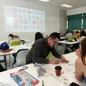 En Semana i alumnos del Tec de Monterrey elaboran pictogramas.