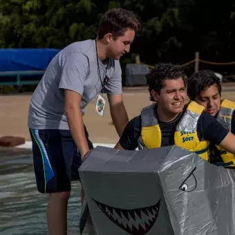 La Regata Industrial organizada por la Sociedad de Alumnos de Ingeniería Industrial y de Sistemas (SAIIS), se llevó a cabo en las instalaciones del parque acuático Ixtapan de la Sal en el Estado de México.