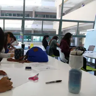 En Semana i alumnos del Tec de Monterrey elaboran pictogramas.