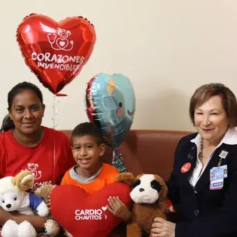 Colaboradores y padres corazones invencibles