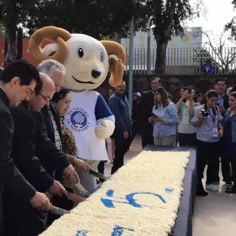 En Irapuato hubo el tradicional pastel.