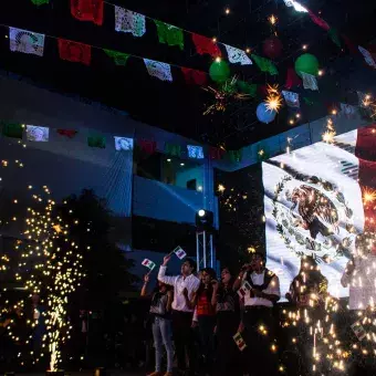 Fotografía del festejo de la noche mexicana en el TEC Toluca