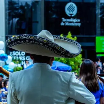 En Toluca no pudo faltar el mariachi.