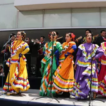 La música y el color en el festejo no pudo faltar en tierras jaliscienses.