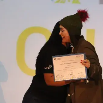 Reconocimiento a Carla Medina