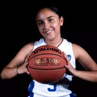 Integrante del equipo femenil de baloncesto