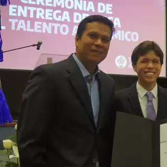 Entrega de Beca al Talento Académico 17